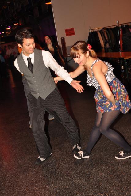 min 2010 11 13 fous swing 383